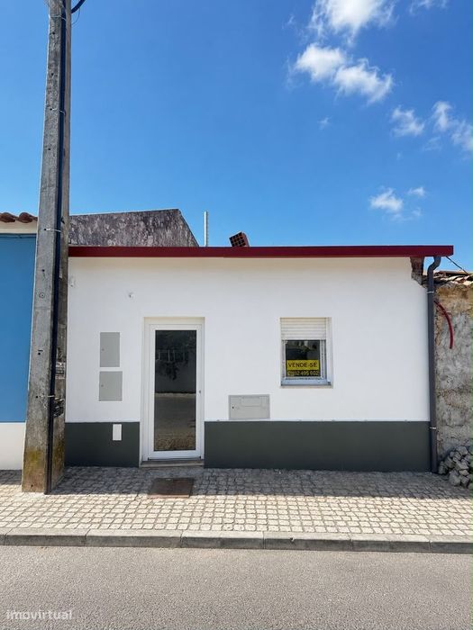 Fully Renovated T2 House | Brand New | Vale da Pinta