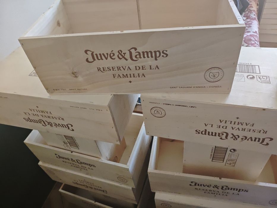 Caixa de Vinho Juve & camps