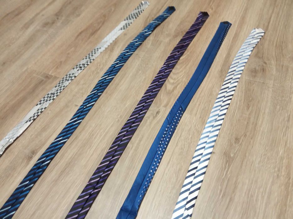 Краватки різні, ціна 29 грн. за всі 5 шт.