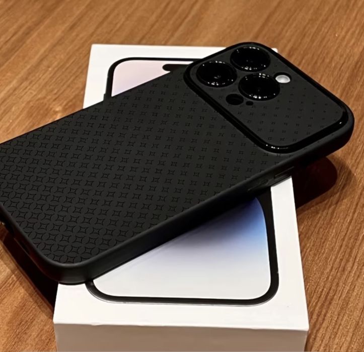 Чехол на iPhone 14 pro