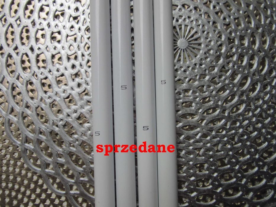 Pawilon ogrodowy - rurki . Zostało tylko 9 plastikowych elementów .