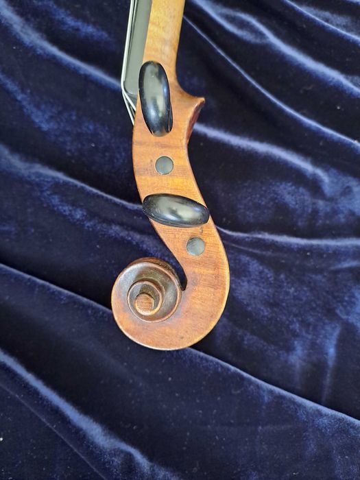 Szwajcarskie skrzypce lutnicze