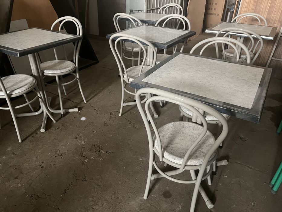Mesas e cadeiras conjunto de 5 mesas e 10 cadeiras