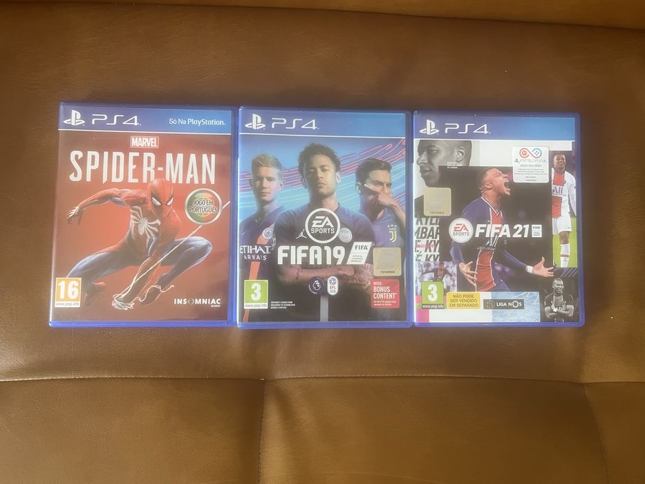 Ps4 Slim 500Gb (408Gb) + comando + 3 jogos