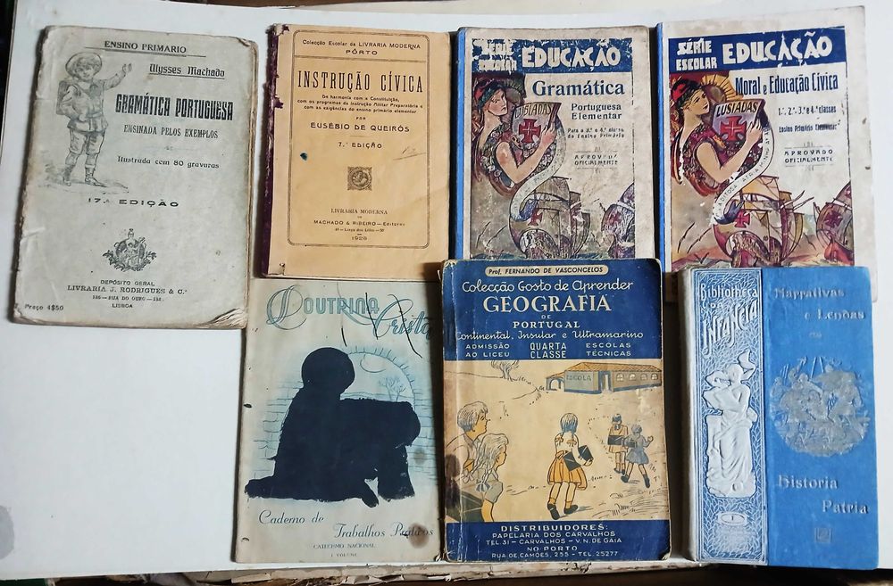coleção de manuais escolares portugueses antigos