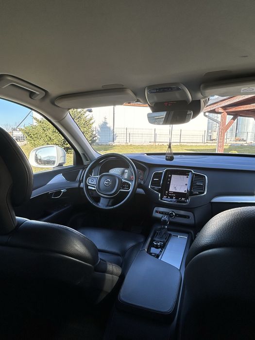 Volvo xc90 momentum