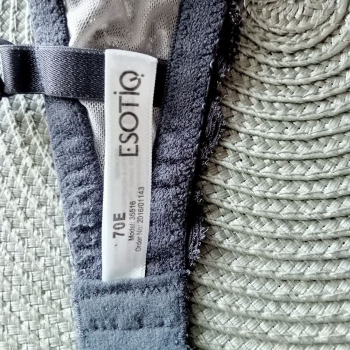 Biustonosz koronkowy Esotiq 70E