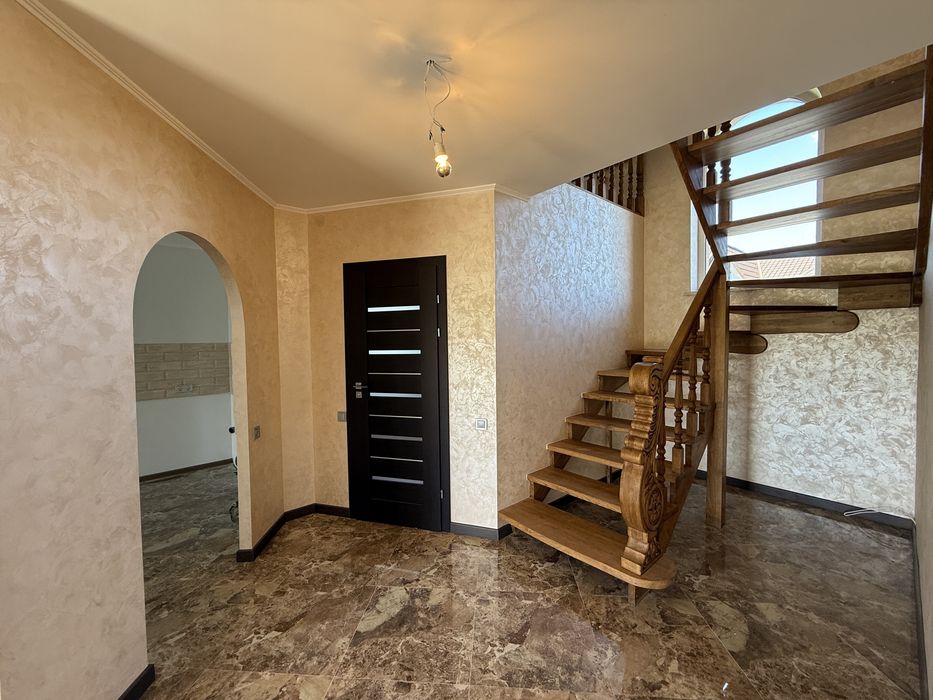 Продається будинок  з  новим Ремонтом