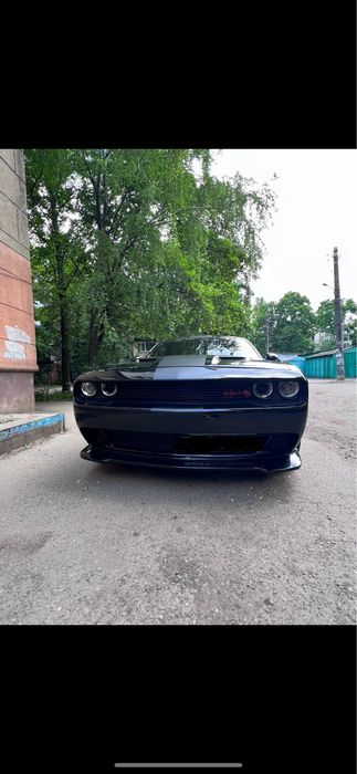 Продам Dodge Challenger 3,6л