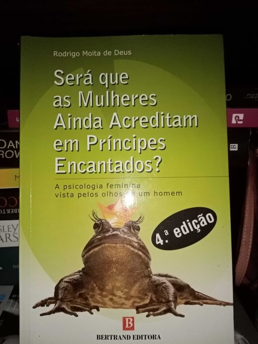 Livros vários:romances, história real e decoração