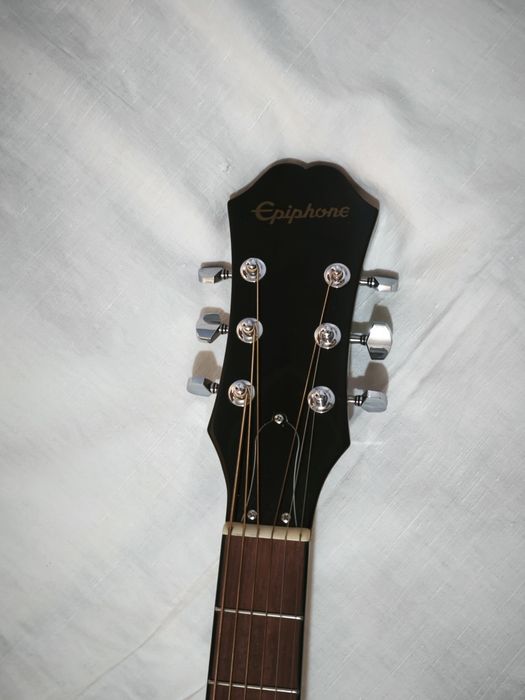 Продам акустичну гітару Epiphone DR-100 VS з Double OS1