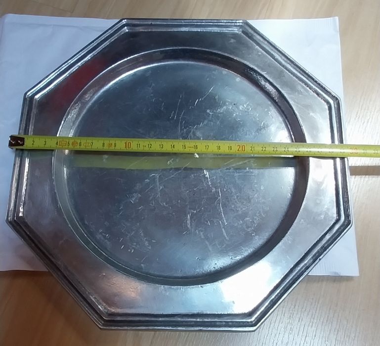 Prato centro de mesa antigo em metal maciço