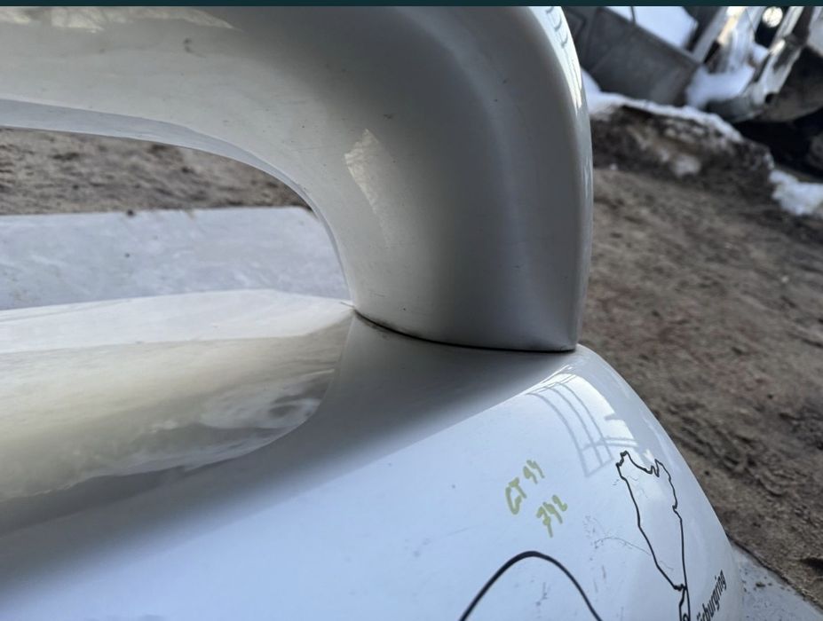 Subaru Impreza GT klapa bagażnika ze spojlerem