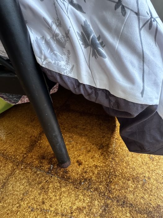 Cama de casal de ferro