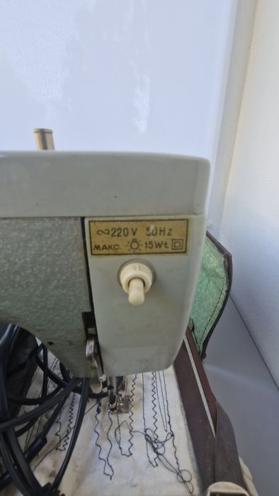 Швейная машинка Чайка142-М