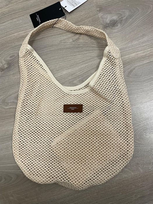 Продам сумку Weekend  MaxMara.