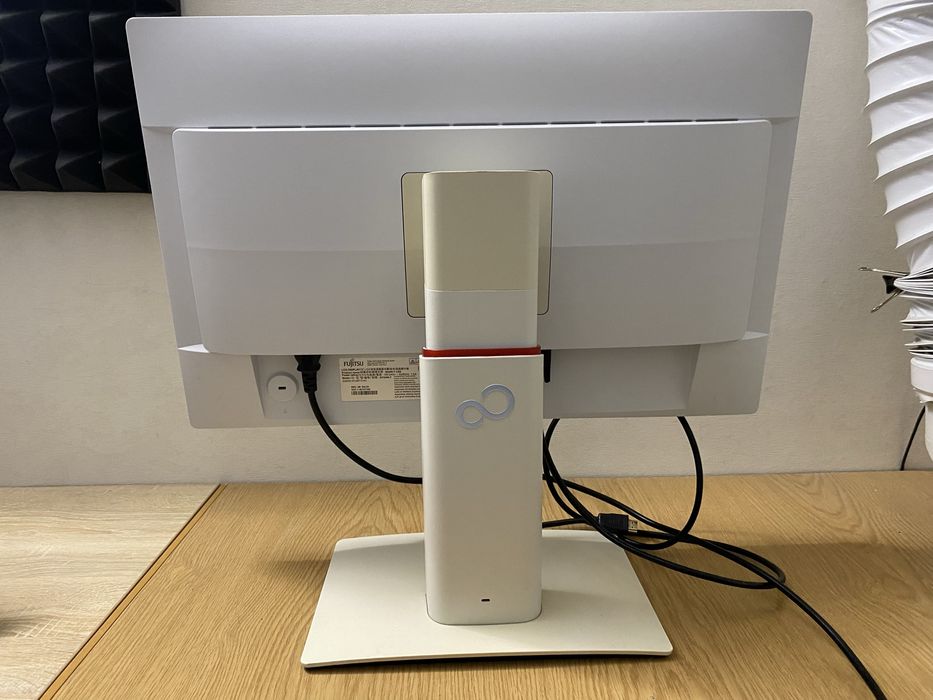 Монітор 24” Fujitsu DY24W-7 1920/1200 IPS