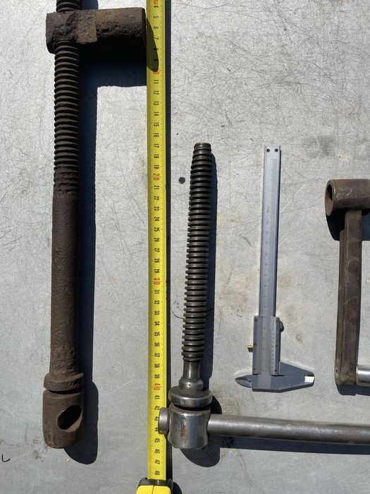 Винты для слесарных тисков