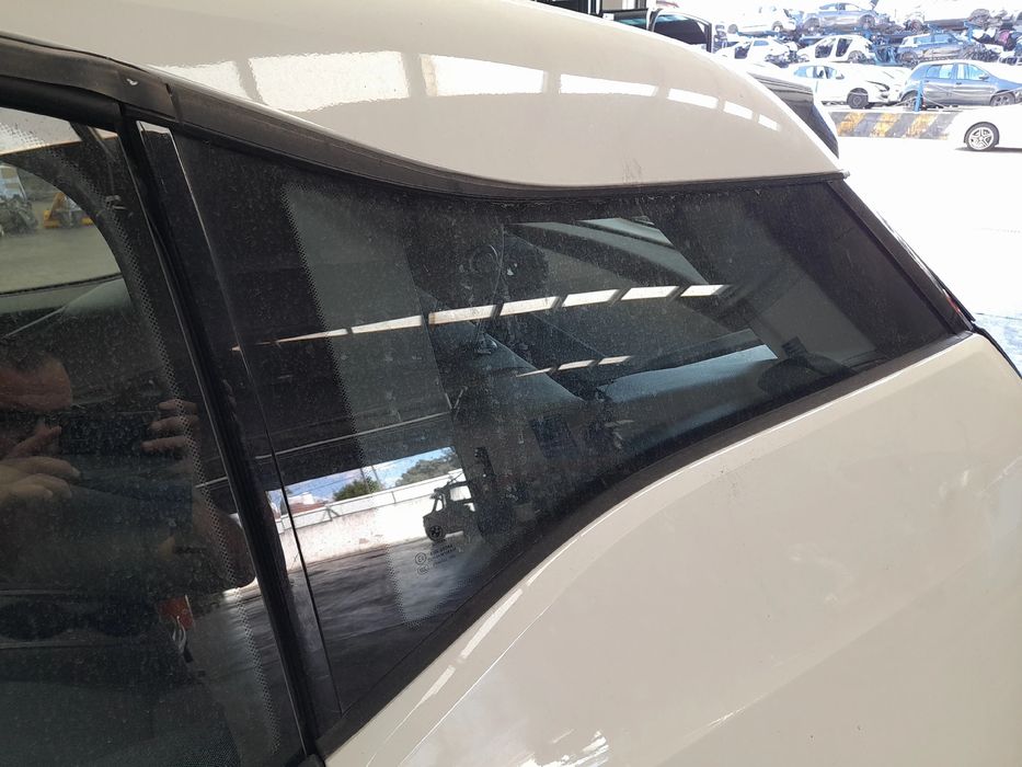 Vidro do painel trás esquerdo BMW i3 (I01)