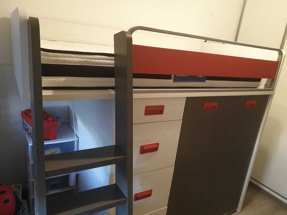 Beliche em Madeira Maciça com Roupeiro e Gavetões