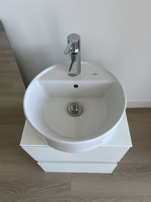 Conjunto Lavatorio Roca WC com torneira Roca, movel Wc e espelho