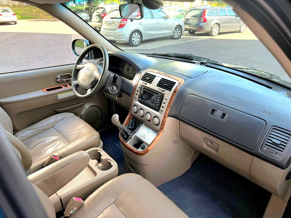 Kia Carnival  2003