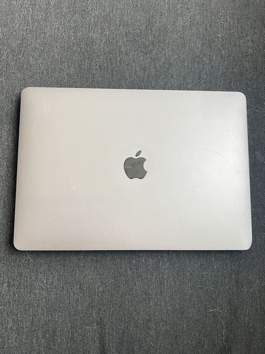 Macbook air retina 15.7.7 2020r