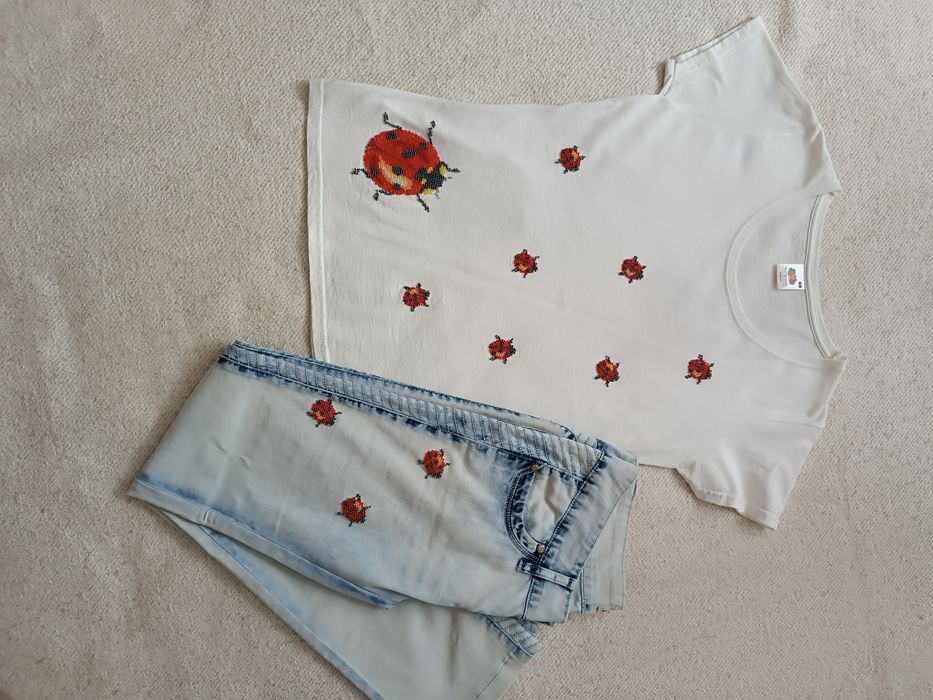 Костюм, вишитий бісером