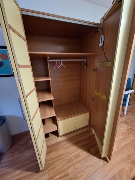 Conjunto cama criança com arrumação, cómoda e roupeiro