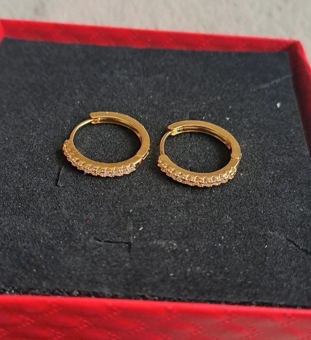 Argolas em prata dourada com zircónias