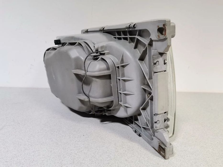 lampa reflektor lewy mercedes w123 c123 75-85 bosch oryginał