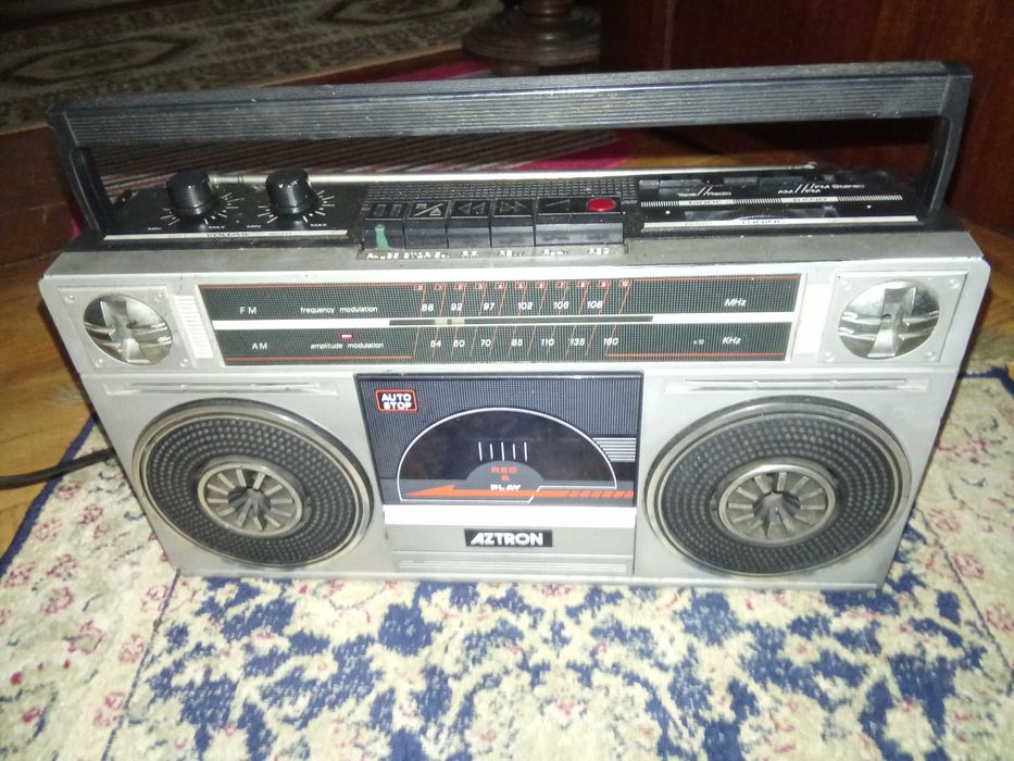 RADIO AZTRON Excelente