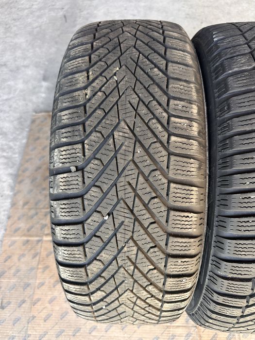 Резина зимная.     Pirelli.    215.55.17.   Romania