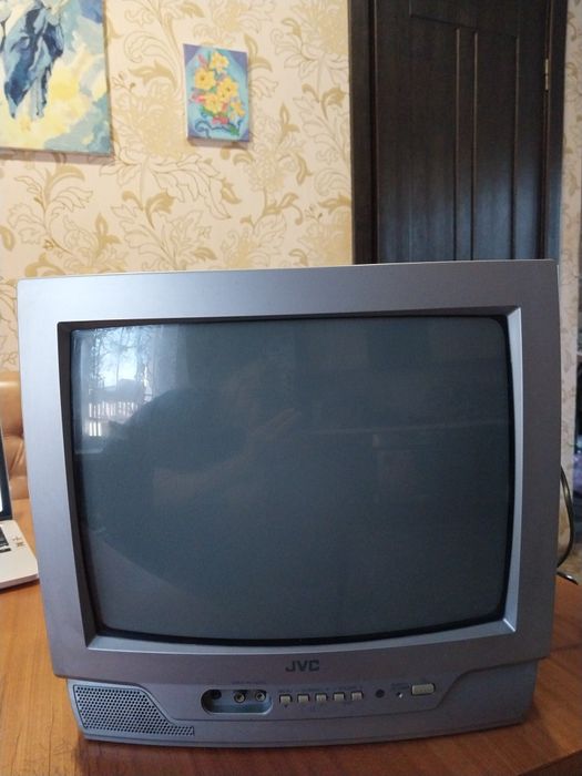 Телевизор JVC б/у