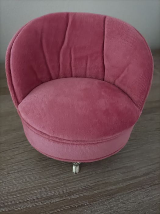 Peça decorativa em veludo.