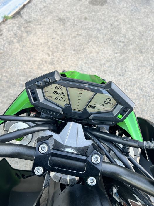 Vendo z800 de 2016 moto muito boa . Conducao otima e muita força.