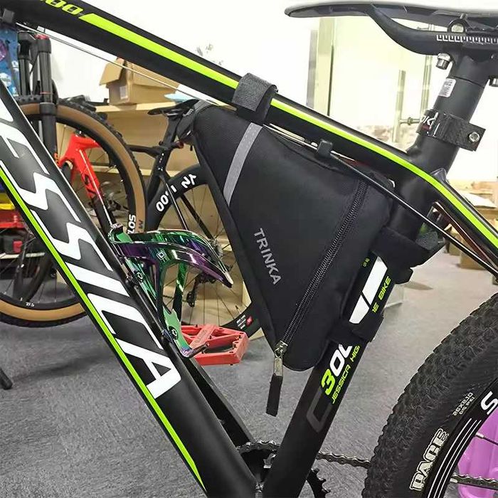 Trójkątna torba rowerowa