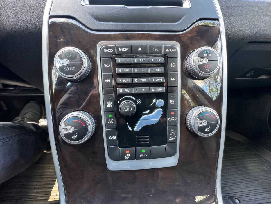 Volvo XC70 T5 Premier      2016
