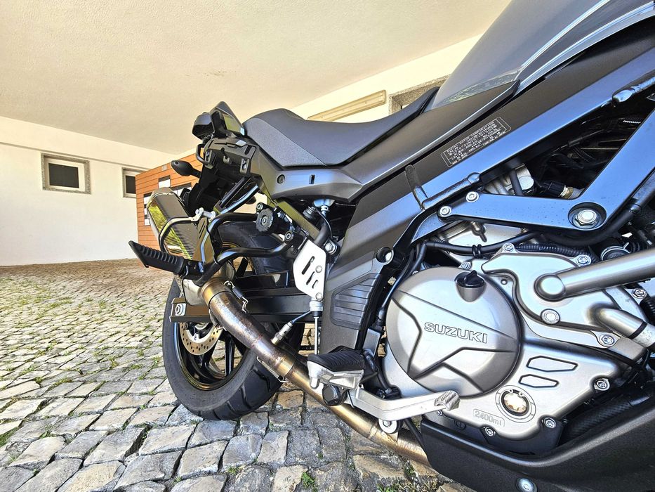 Suzuki DL 650 VSTROM de 2025 com 9.400 kms Garantia até 2028 Aceito Troca