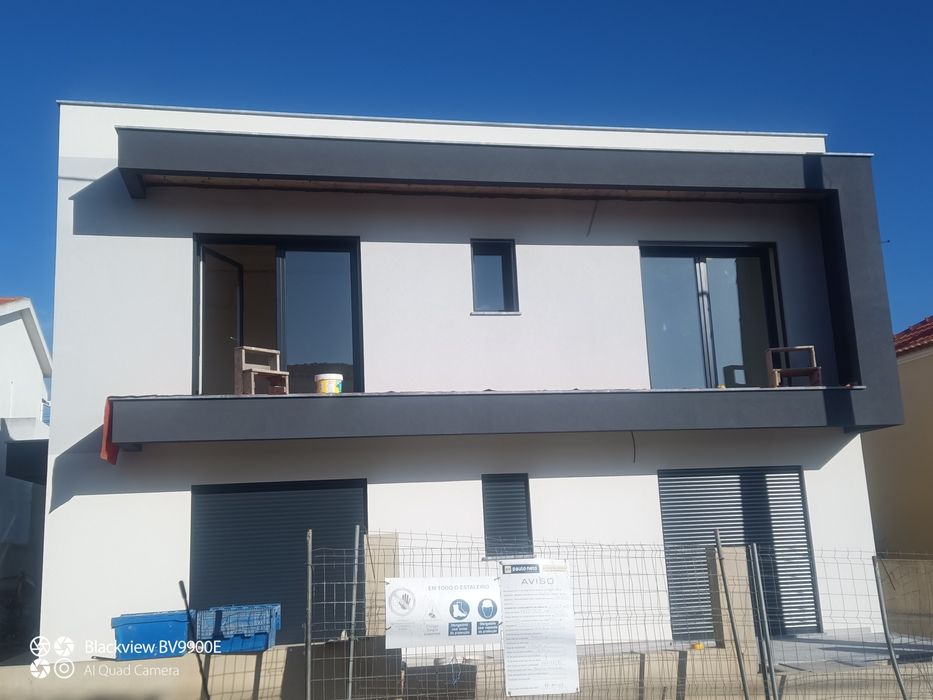 Capoto, pintura, impermeabilização, lavagem de telhados