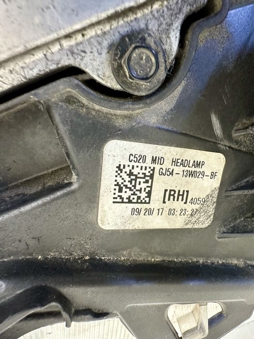 Фара правая Ford Escape 2017 2018 2019 GJ54-13W029BF