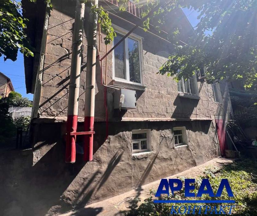 Продам будинок у центрі міста