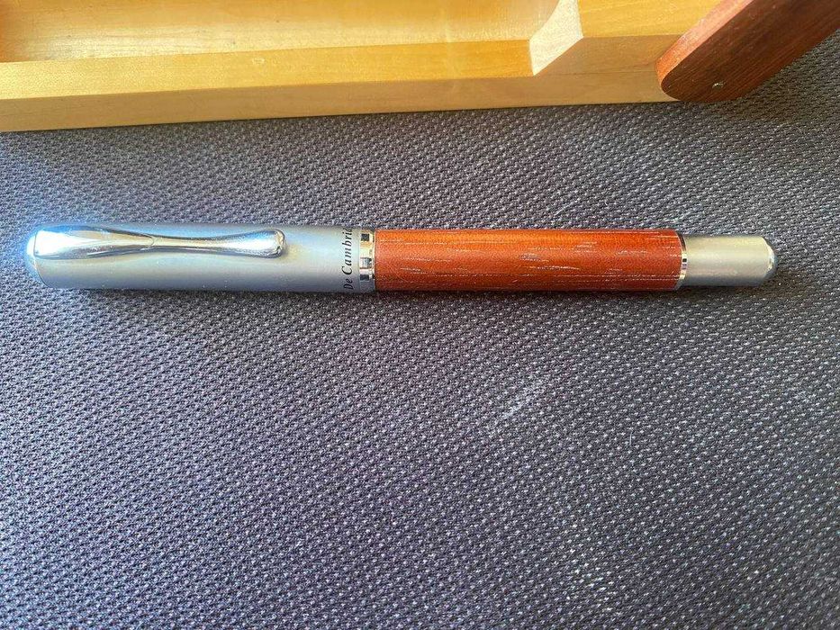 Перьевая ручка DeCambridge