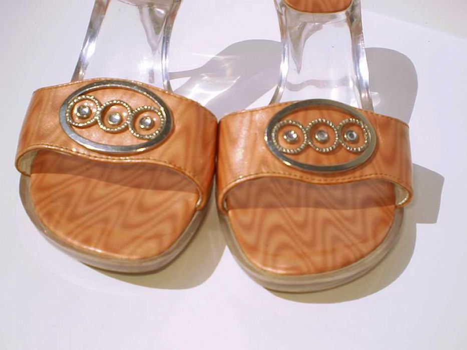 Przezroczyste klapki roz 40