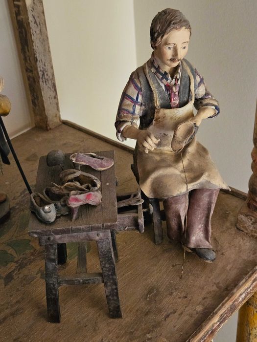 Estatueta de barro – sapateiro