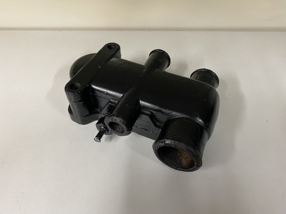 Obudowa Termostatu Mercruiser V6 V8 Termostat