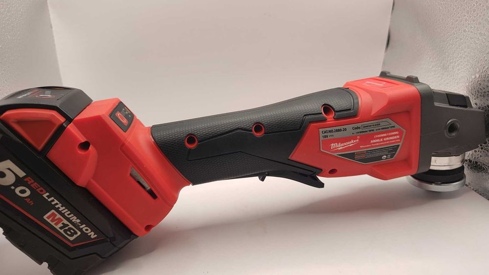 Szlifierka akumulatorowa Milwaukee 18V diax do akumulatora FSAGF125 FV