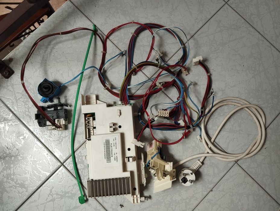 Material para Máquina lavar roupa Hotpoint Ariston Mod. WMG 823B EU.C