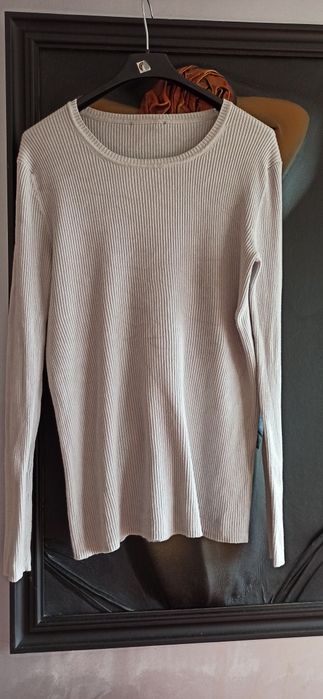 Sprzedam sweterek jasno siwy