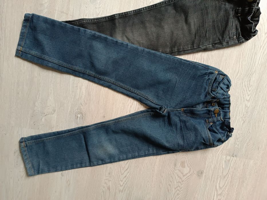 3 pary jeansów r 128